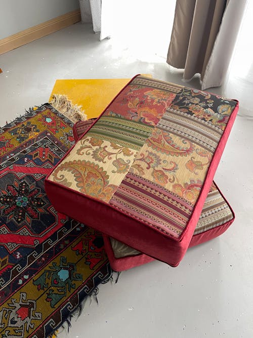 Gratis Fotos de stock gratuitas de alfombra, cojines, colorido Foto de stock