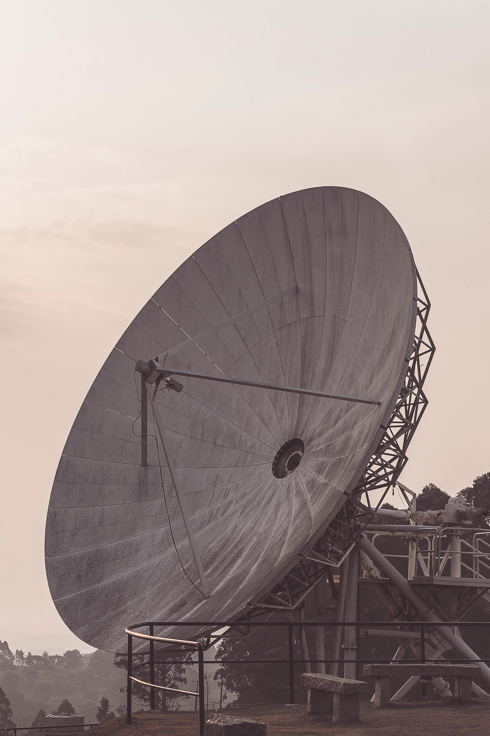 Large satellite communications dish, used as an illustrative image for Filtronic's SpaceX order
