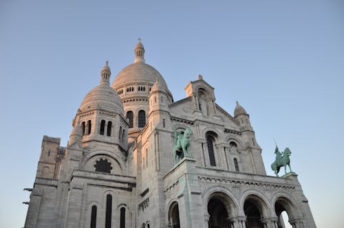 Free Low Angle Shot of The Sacred Heart Basilica of Montmartre Stock Photo