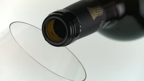 Wein Einschenken