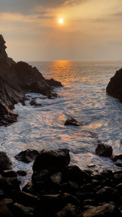 BLACK BIRD's ocean waves sunset video