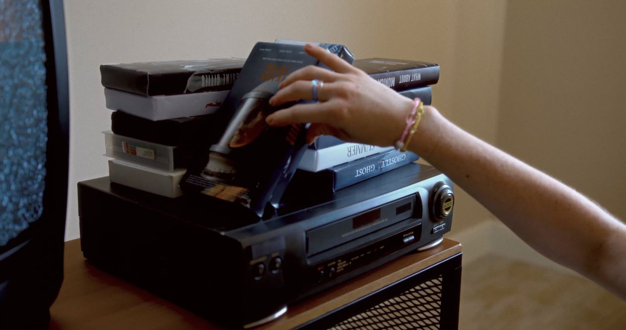 有关20世纪80年代, 20世纪90年代, vhs, vhs录像带, vhs播放器, 一摞磁带, 个人空间, 千年, 卡帶, 坐, 复古生活 ...