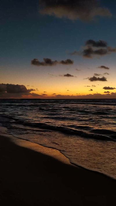 Tellez Erik's ocean waves sunset video