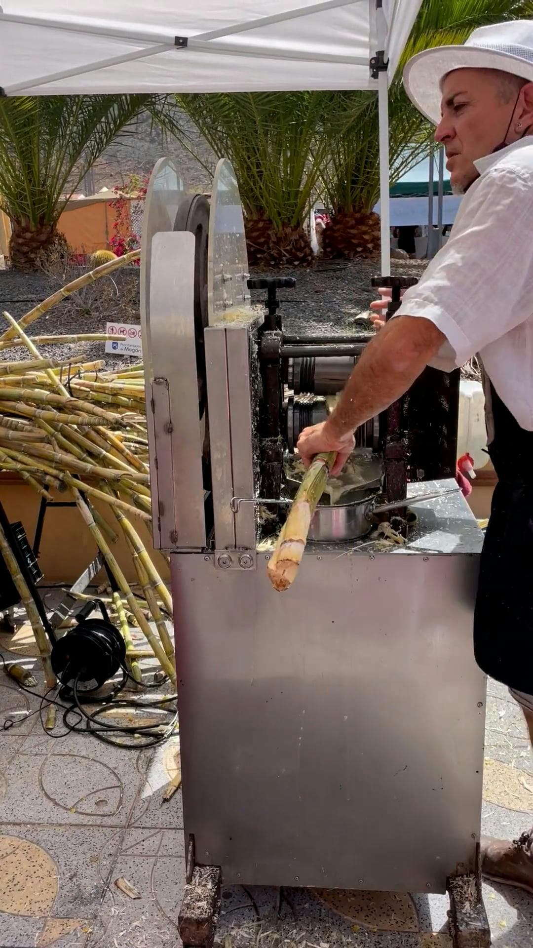 Squeeze Machine Videos, Download The BEST Free 4k Stock Video Footage