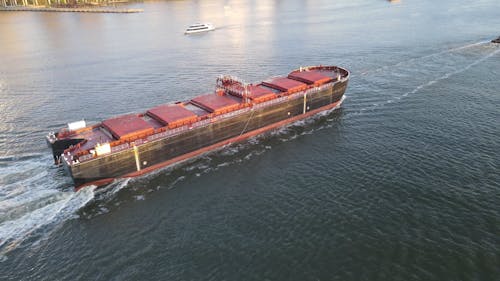 Drone Footage of a Bulk Carrier in the Hudson River 