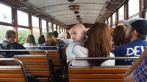 Bebê Em Um Trem