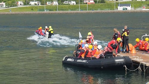 Perahu Motor Beraksi