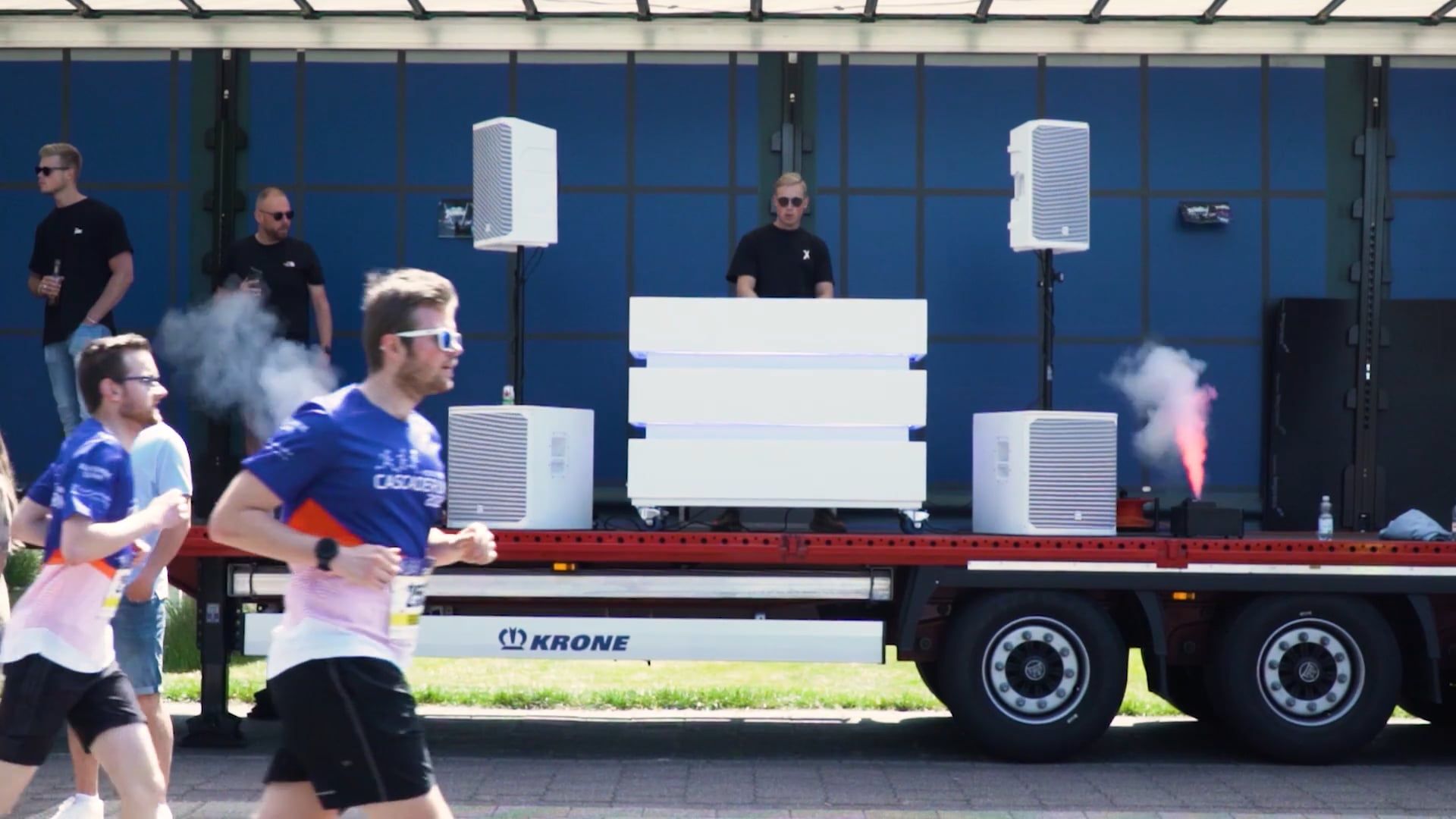 a dj playing music during a marathon 12510400