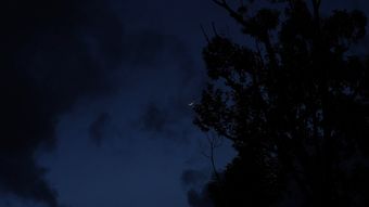 窗边的月亮视频素材免费下载免费下载视频素材