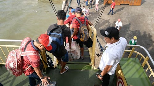 boat passengers leaving