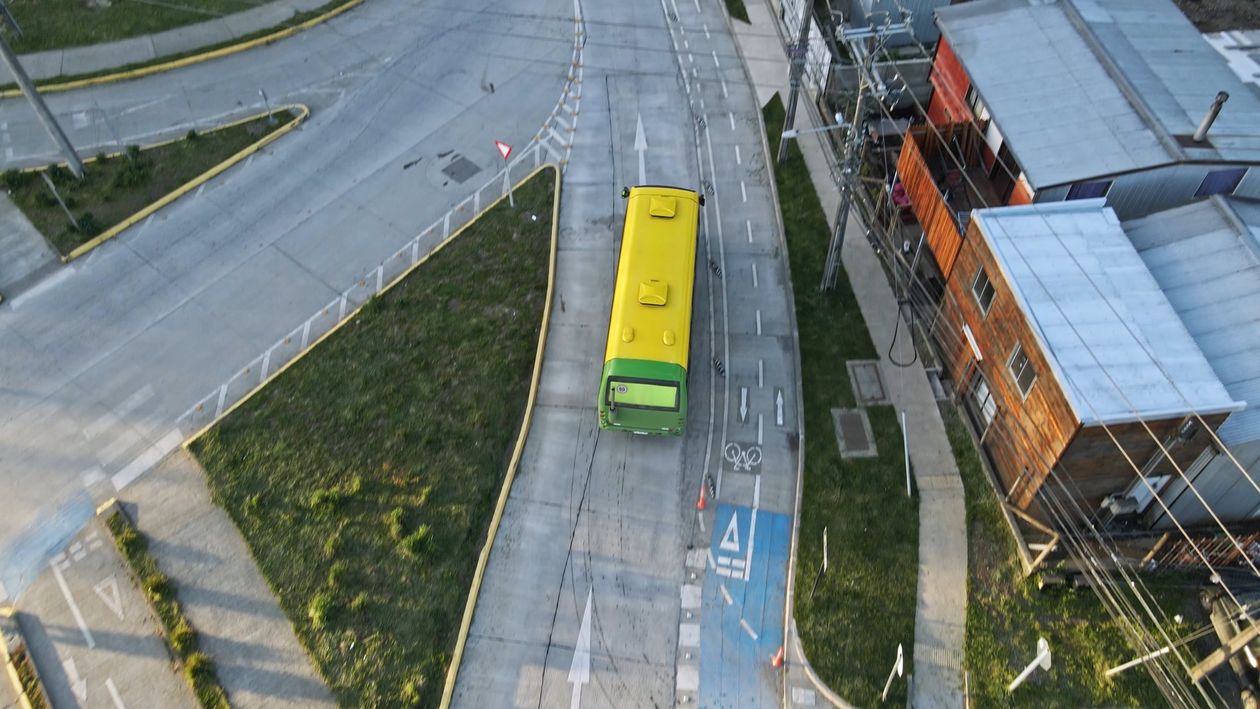 Calcada Rio Aereo Vídeo profissional gratuito de aéreo, amarelo, arquitetura, automóveis ...
