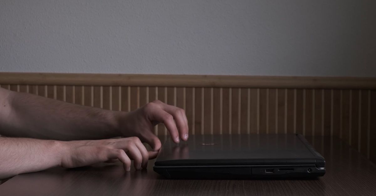Computer Openning Opening and Turning on Laptop Free Stock Video Footage, Royalty-Free 4K ...