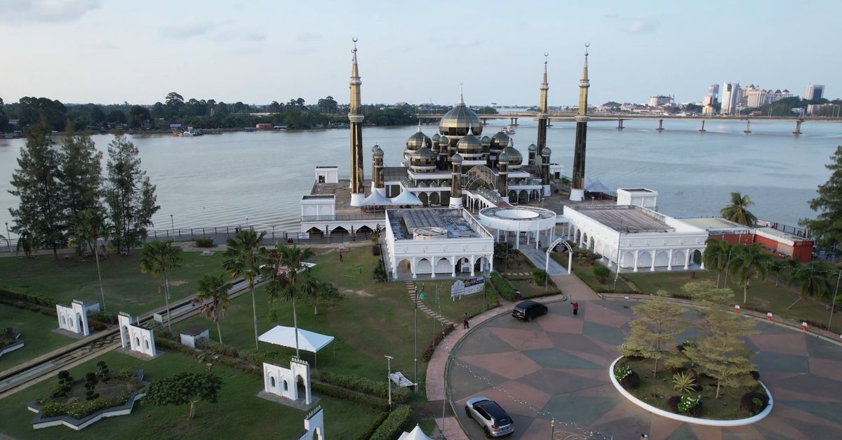 Islam Rivers Mosque on a River Free Stock Video Footage, Royalty-Free 4K & HD Video Clip