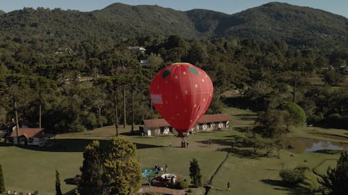 Drone Video of a Hot Air Balloon Taking off from a Country Club 