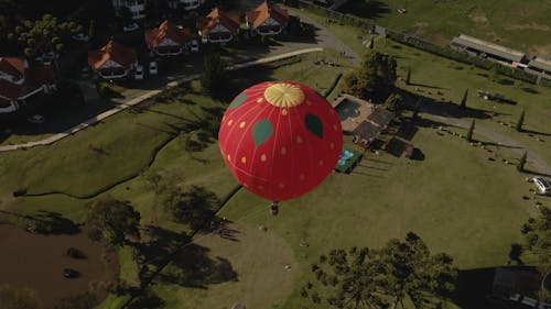 Drone Footage of a Hot Air Balloon at a Country Club 
