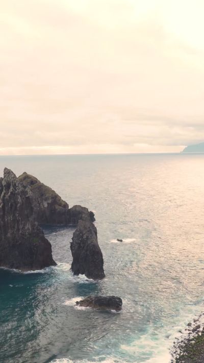 Matthias Groeneveld's fantasy landscape cinematic video