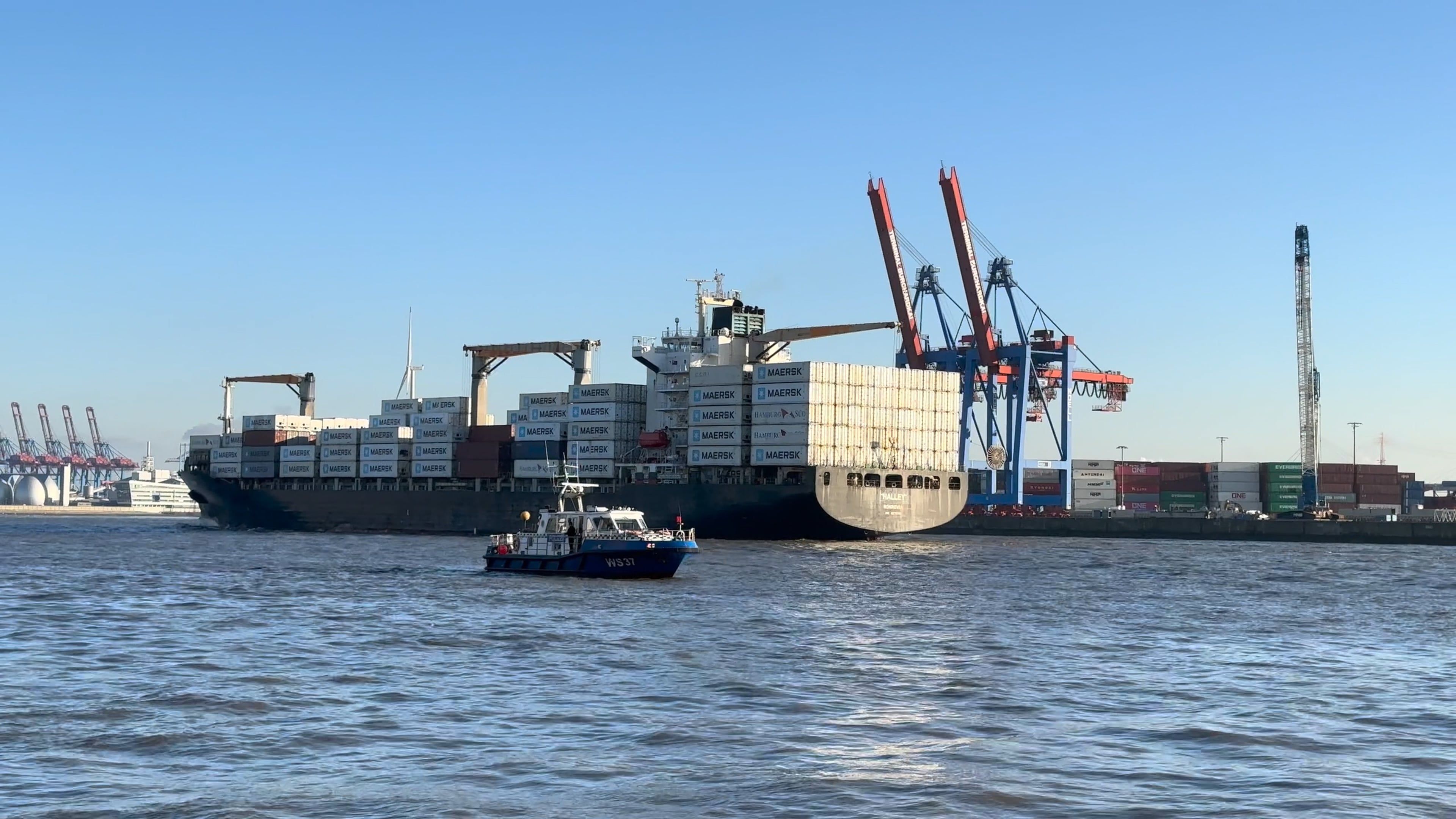 Vídeos de stock gratuitos sobre agua, barca, barcaza, barco, barco de ...