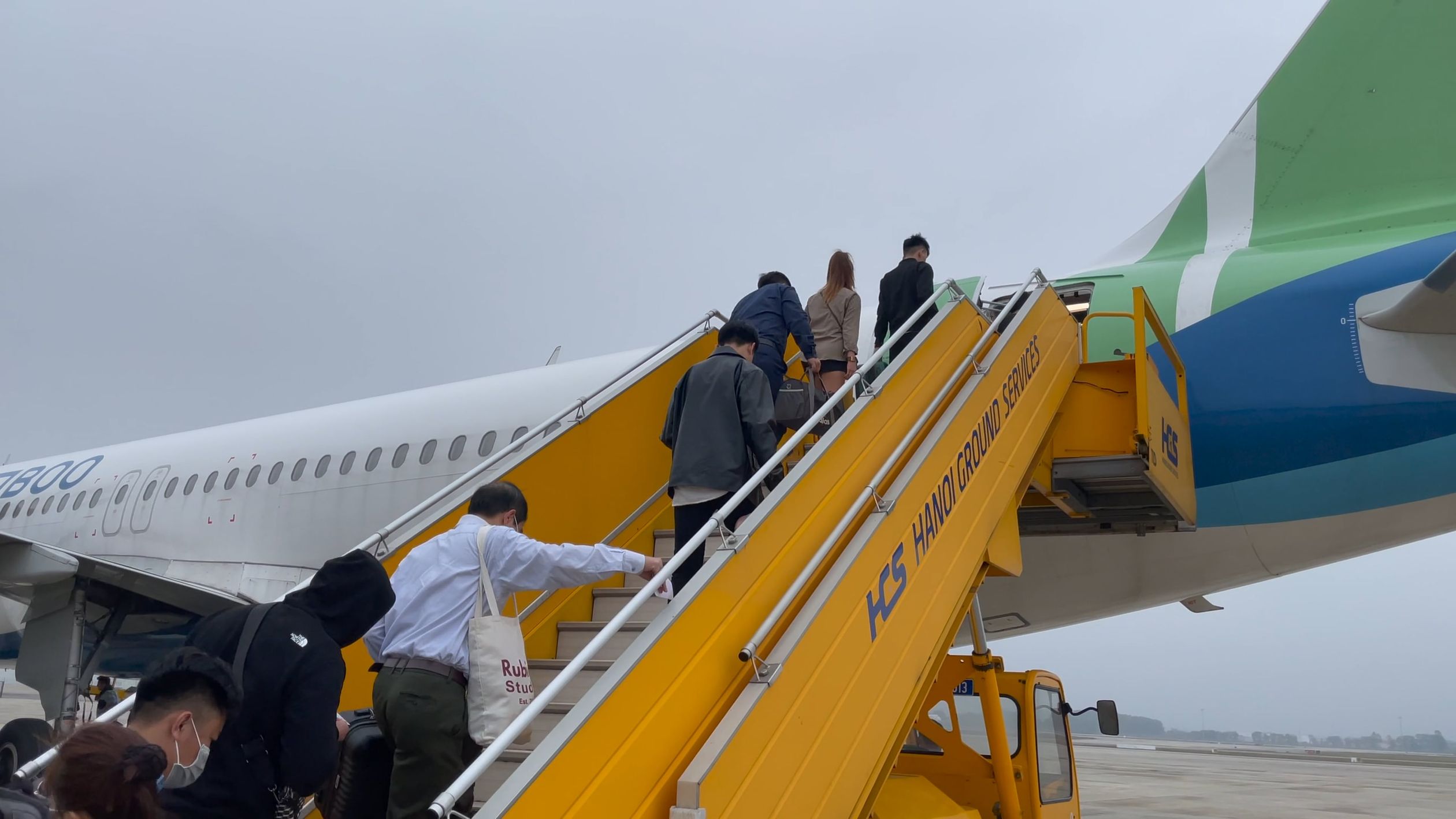 People are boarding a plane with luggage Free Stock Video Footage ...