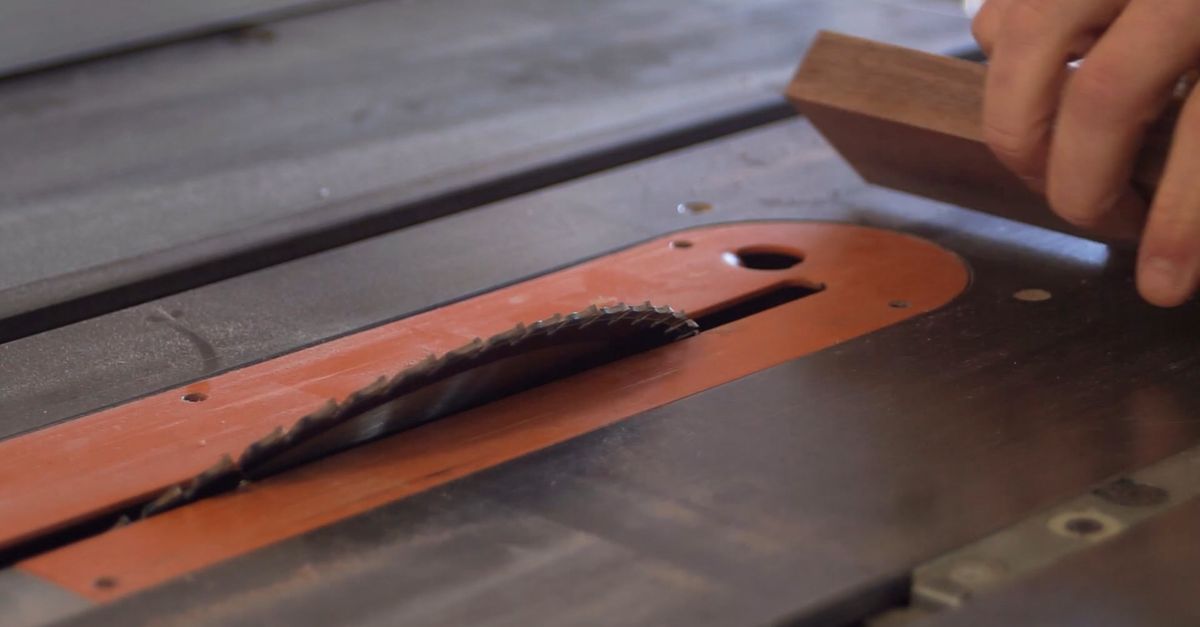 How To Cut 45 Degree Angle With A Hand Saw