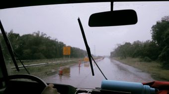 雨天开车视频素材免费下载免费下载视频素材
