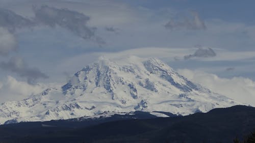 View of Mount Rainier in Washington, USA