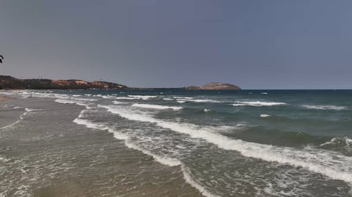 Breaking Waves on the Beach 