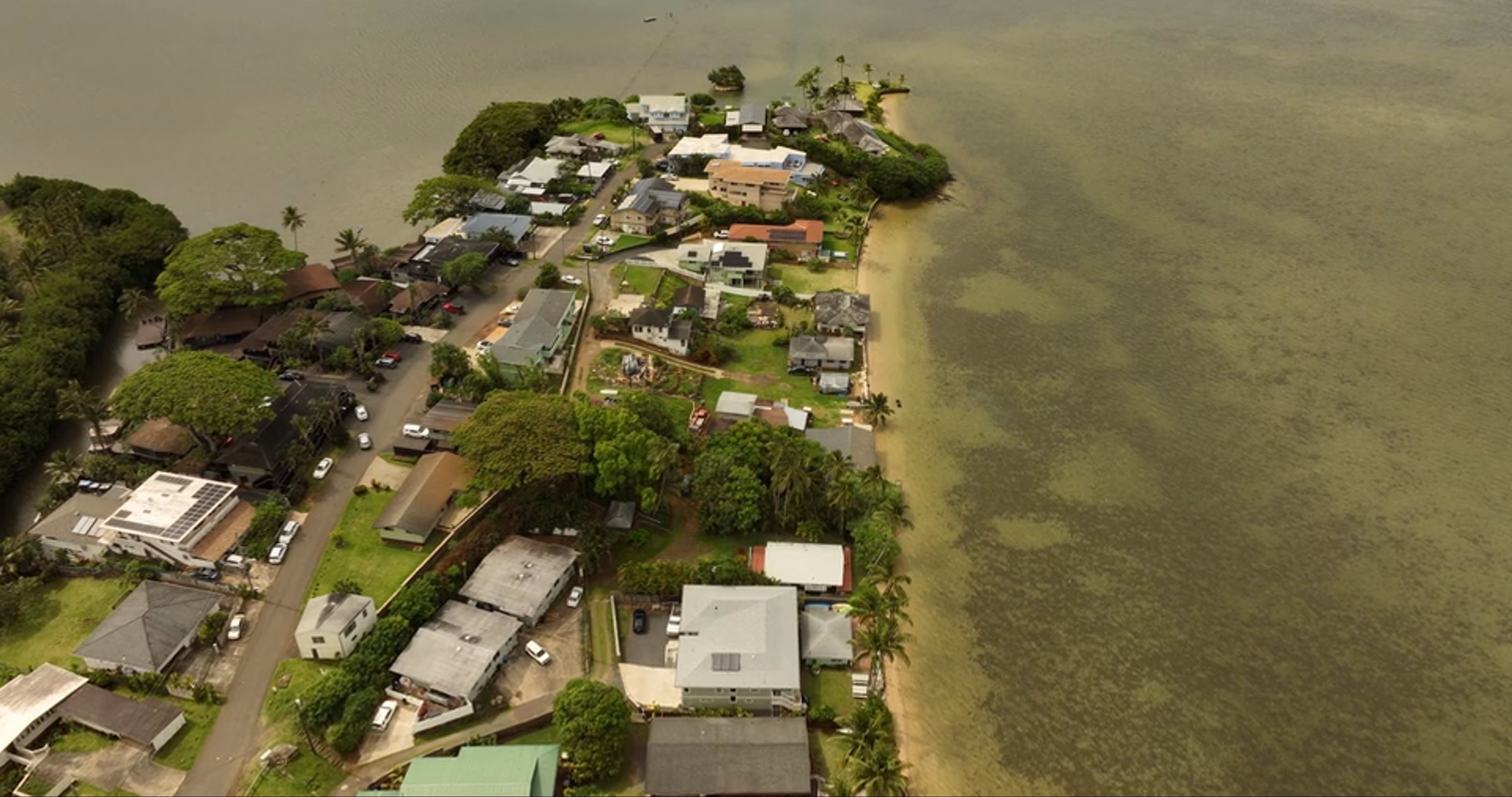 An aerial view of a small island in the middle of a lake Free Stock ...