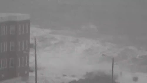 Vidéo De Fortes Vagues Dues Au Typhon