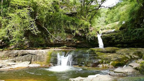 Sgwd Isaf Clun-Gwyn waterfall
