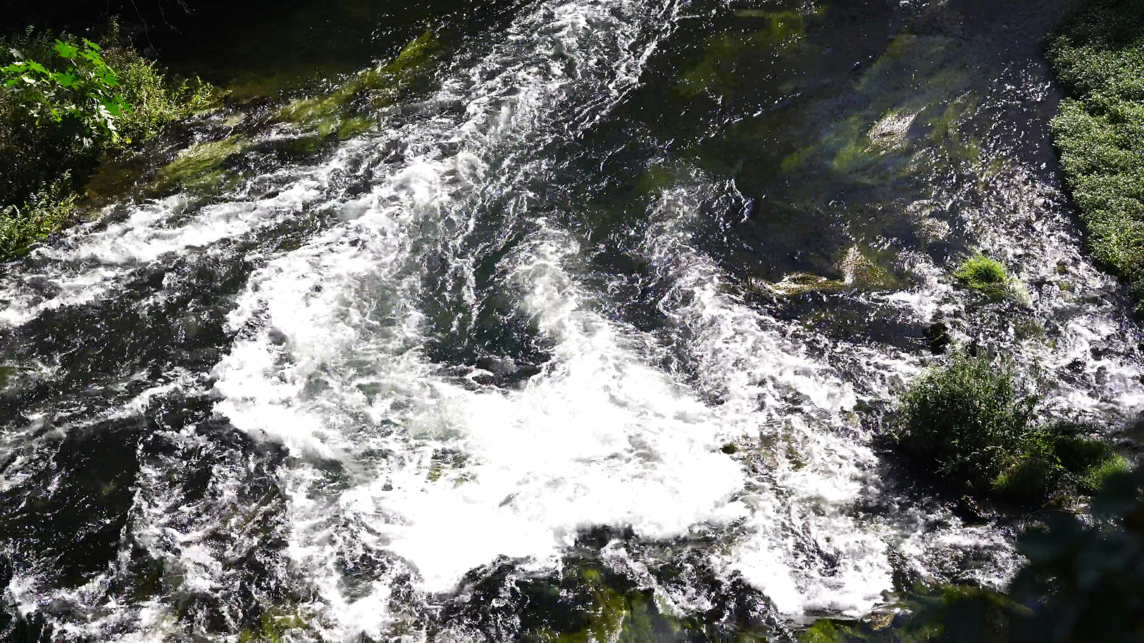 Die Schönheit Des Fließenden Flusses · Kostenloses StockVideo