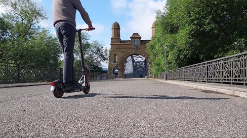 Rollerfahrt Bogenbrücke