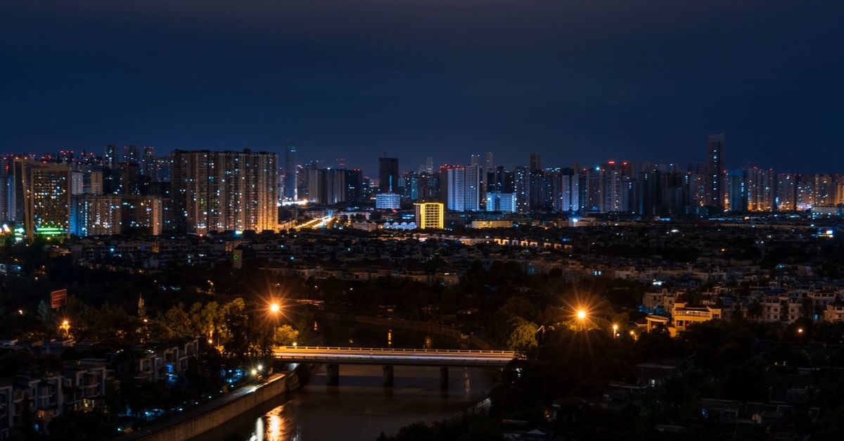 有关chengdu, city, clouds drifting by, mist, night scene, time lapse ...