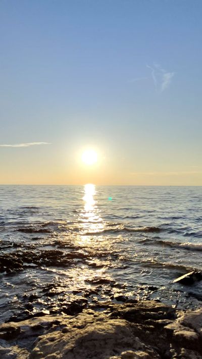 Dusan Milojevic's ocean waves sunset video