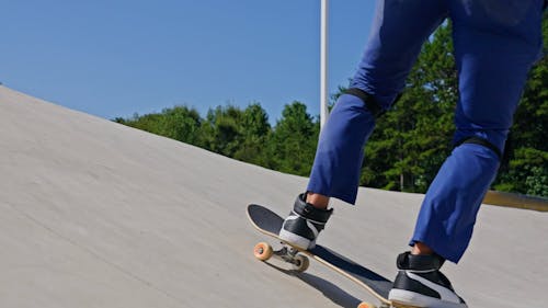 Skateboard Kick Turn on the ramp