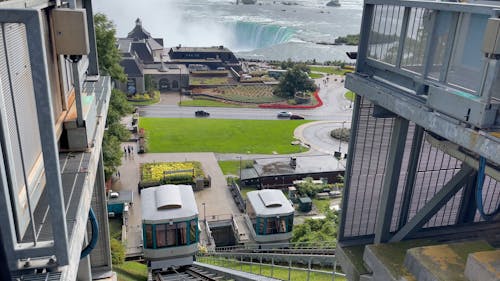 Niagara Falls in the first days of autumn 2023