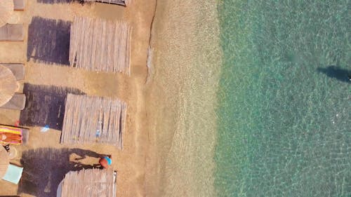 Vidéo drone plage et mer bleu