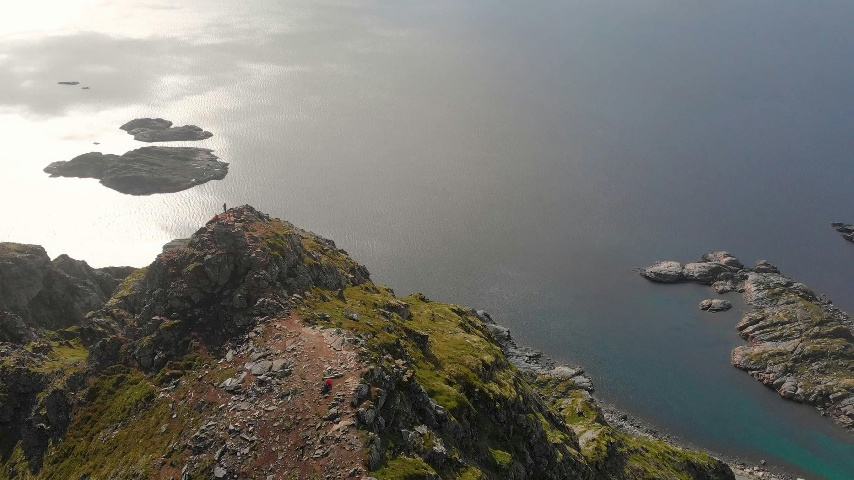 Henningsvær montagne norvége drone randonnée vidéo gratuite Free Stock  Video Footage, Royalty-Free 4K & HD Video Clip