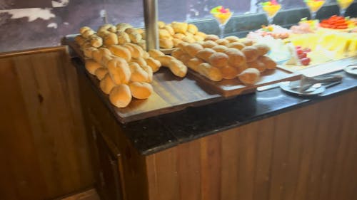 a lot bread for service 