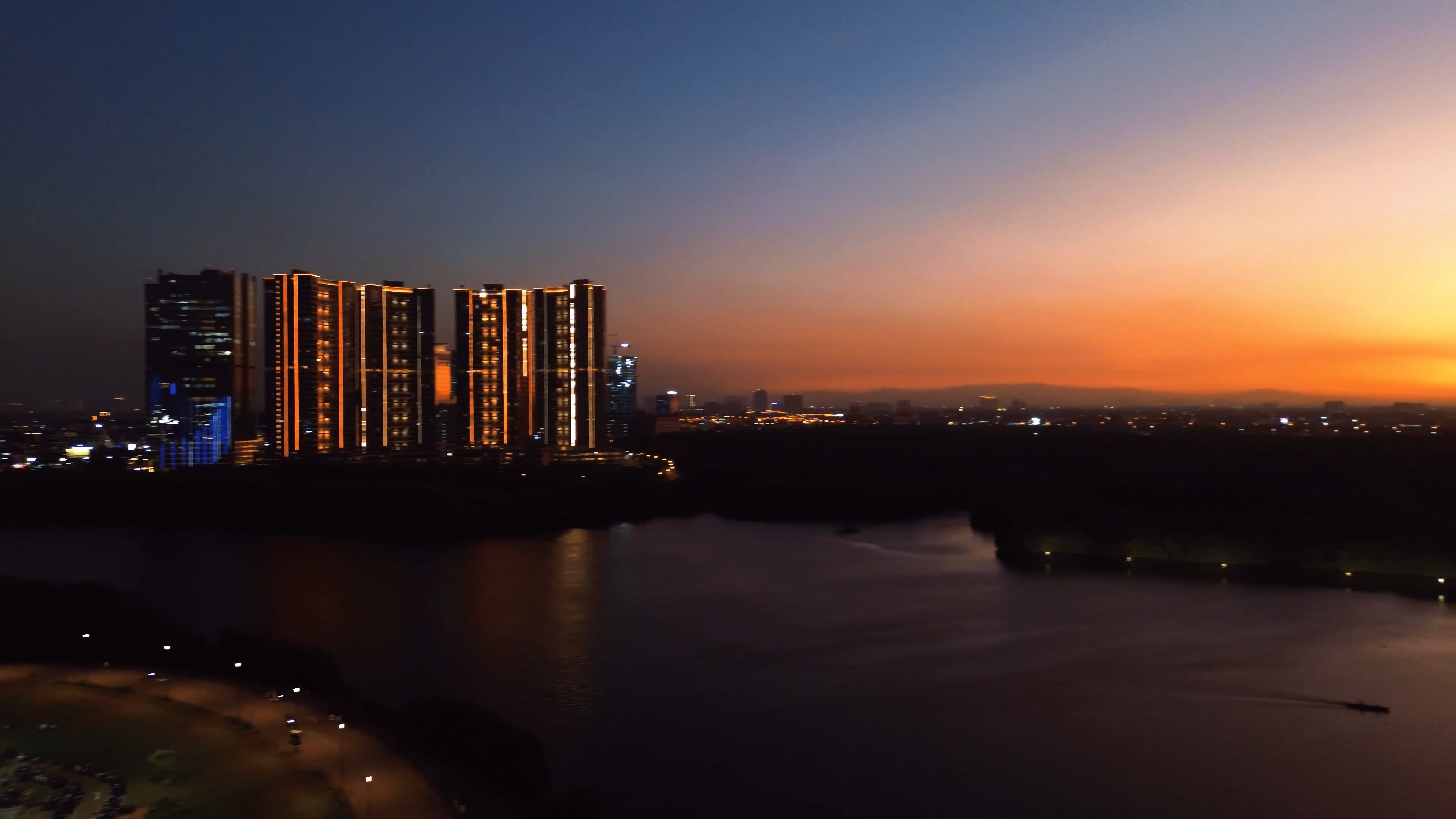 有关4k 镜头, 4k视频, dji, 亞洲, 优美的风景, 傍晚天空, 印尼, 反射, 和平的, 和平的城市, 地平線, 城市, 城市天际线 ...