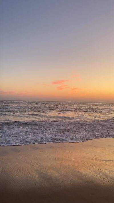 Sefora Ilie's ocean waves sunset video