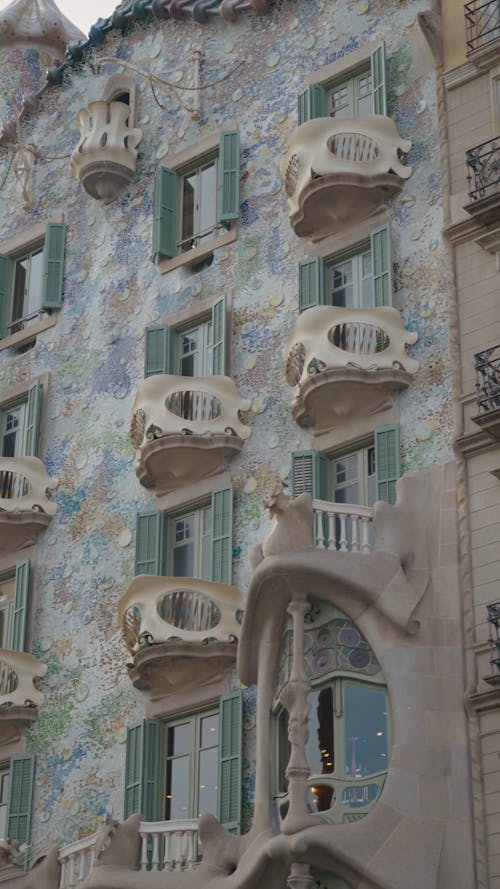 Vertical video of Casa Batlló in Barcelona