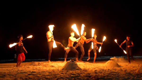 Langkawi Fire Show 47个图片和视频，由LayG Traveller收藏