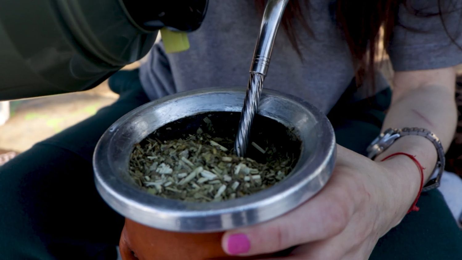 Los mejores 6000+ vídeos de Tomar Mate · Banco de Imágenes Gratis ...