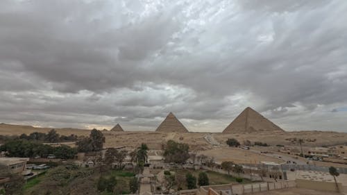 Great Pyramids of Giza  Queops Khufu, Quefren and Menkaure, Mikerinos Timelapse