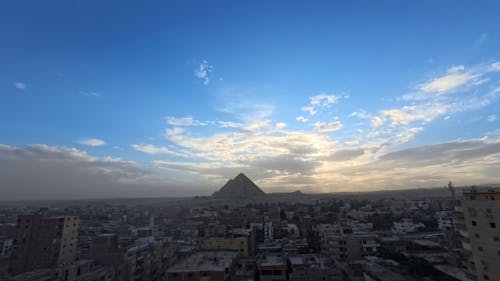 Great Pyramids of Giza Cairo Queops Khufu, Quefren and Menkaure, Mikerinos Timelapse
