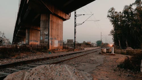 Demiryolu Hatlarında Elektrikli Tren