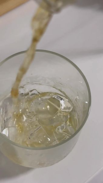 倒米酒高清视频视频素材视频素材