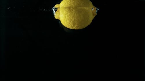 Plunging A Lemon