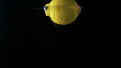 plunging a lemon