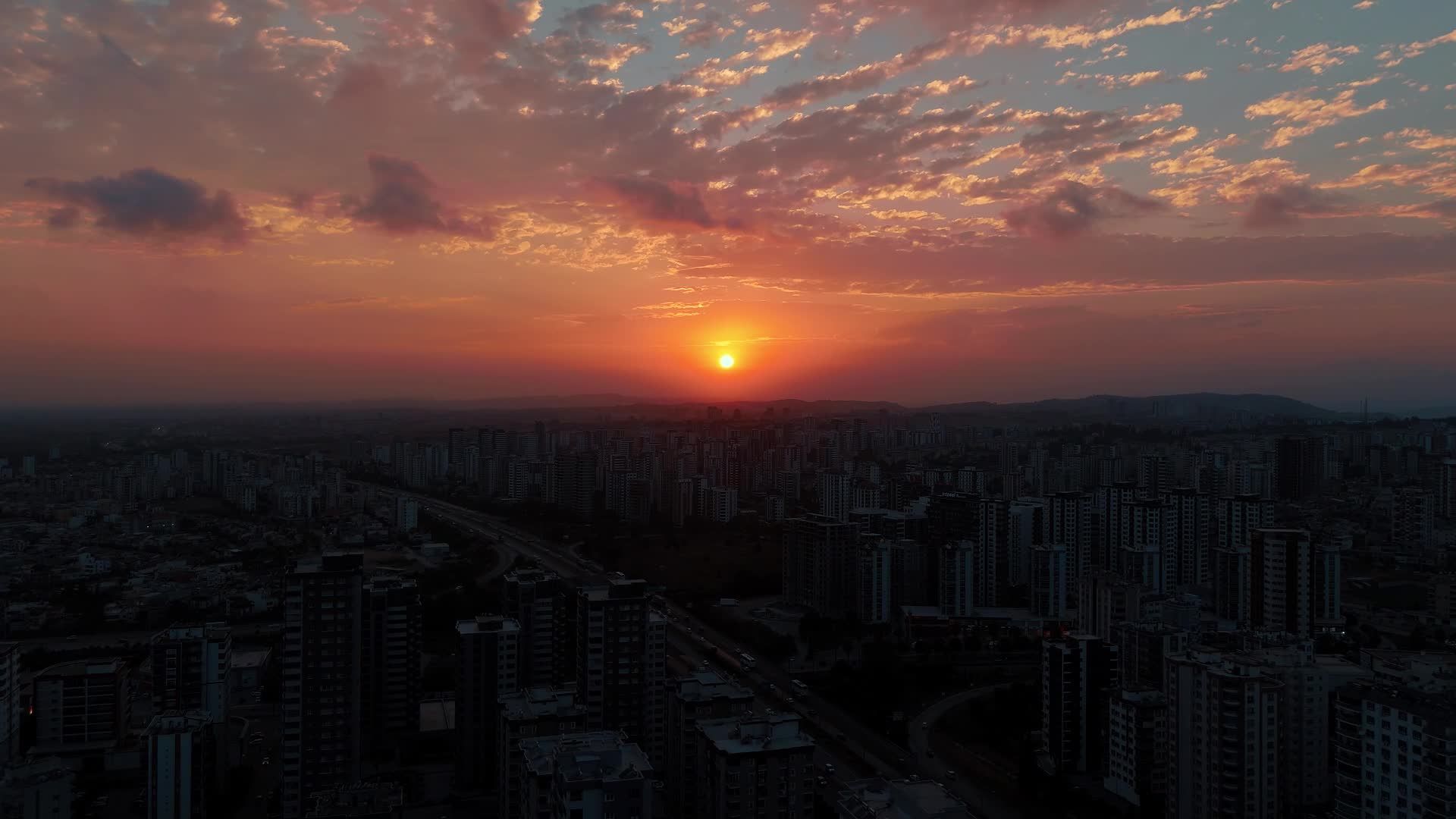 有关傍晚的城市景观, 全景, 冷靜, 剪影, 周围, 地平線, 城市, 城市日落, 城市景观, 城市的燈光, 城市视界, 多彩的天空, 大氣的 ...